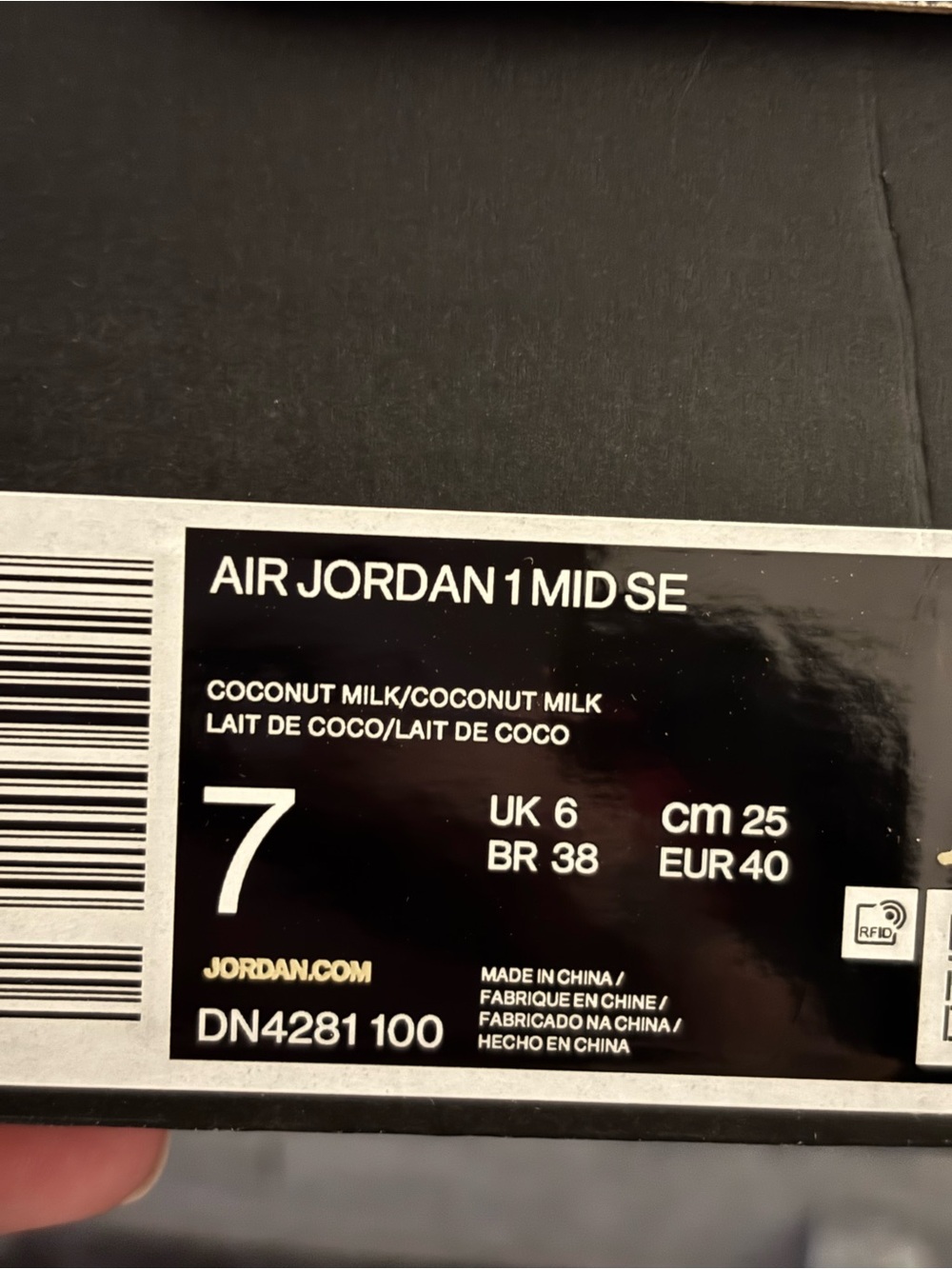 Air Jordan 1 Mid SE Men’s Sneakers in Particle Beige & Grey - Picture 2 of 7